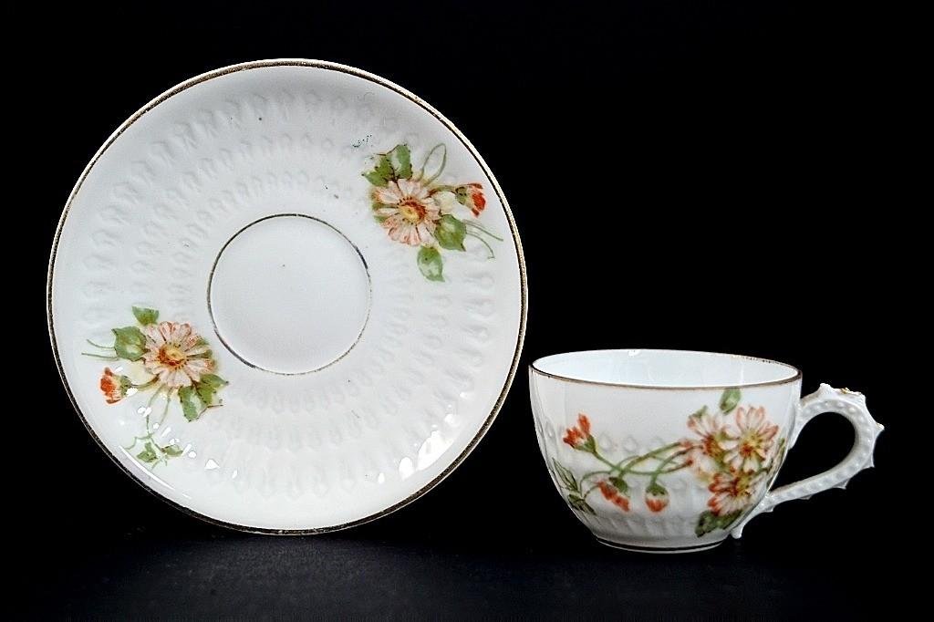 ohme panier (?) cup and saucer 2